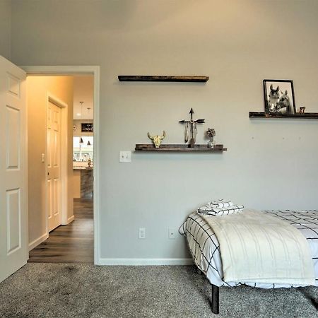 Stunning Clovis Home About 1 Mile To Old Town! ภายนอก รูปภาพ