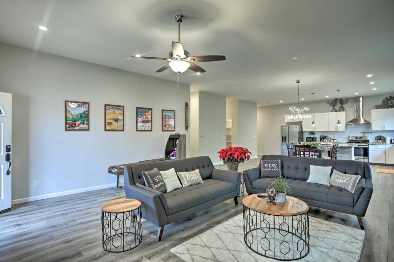 Stunning Clovis Home About 1 Mile To Old Town! ภายนอก รูปภาพ