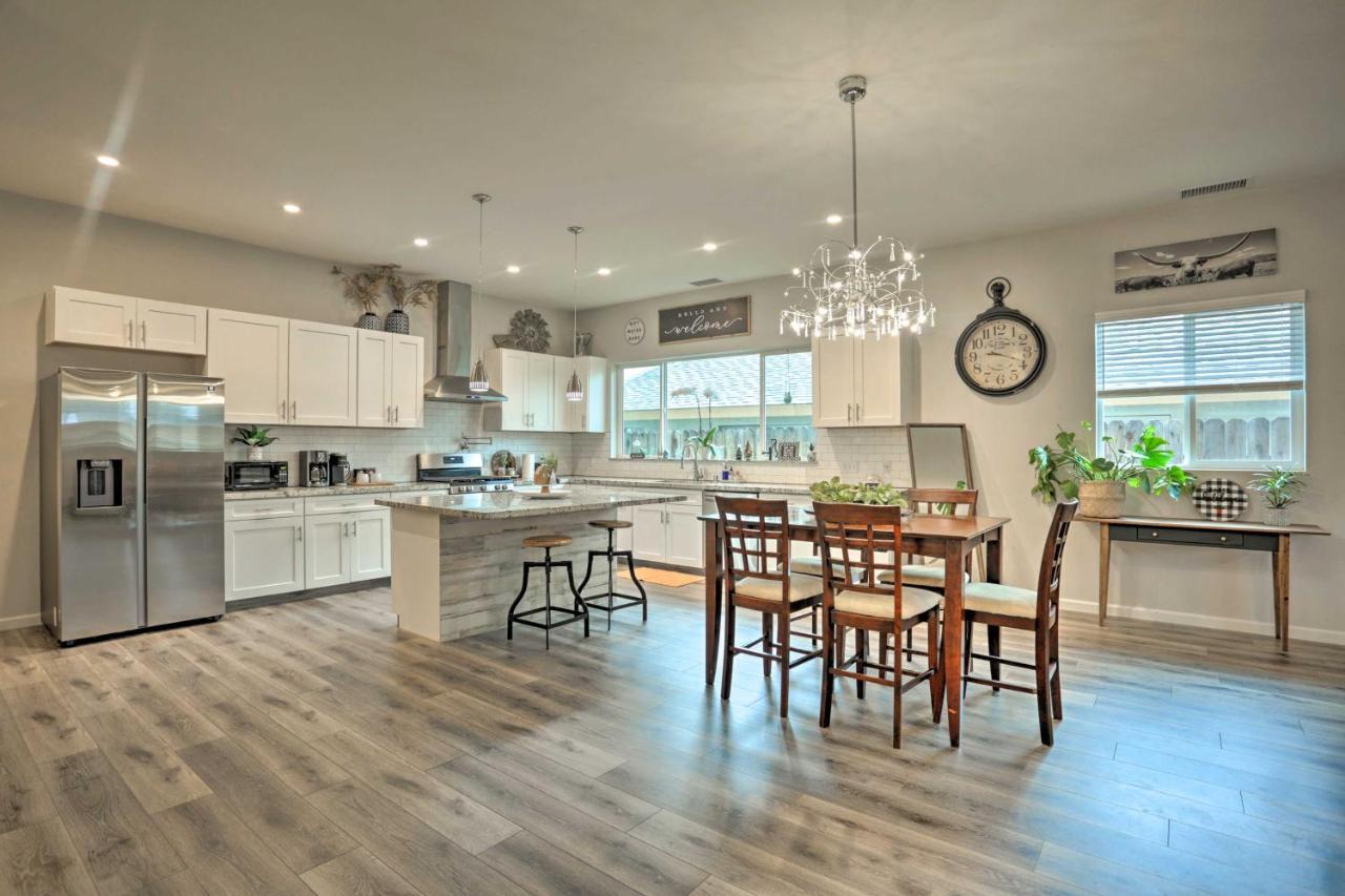 Stunning Clovis Home About 1 Mile To Old Town! ภายนอก รูปภาพ